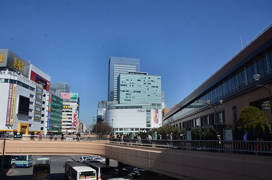 ペデストリアンデッキ